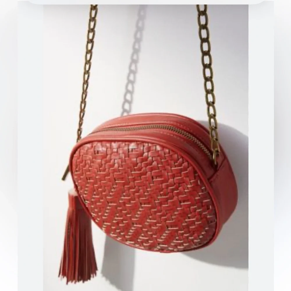 Anthropologie Woven Vegan Leather Chunky Chain TASSEL Crossbody Bag Red - Picture 1 of 12